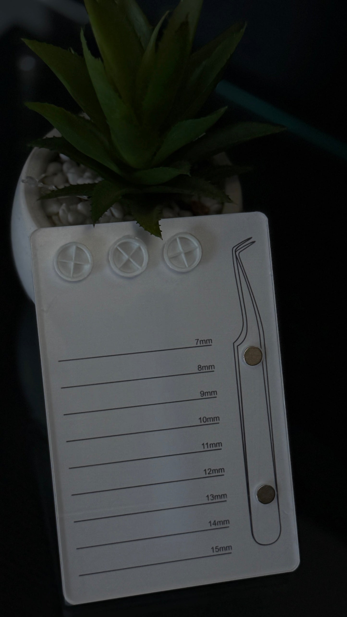 Matte Oversized Lash Tile With Case